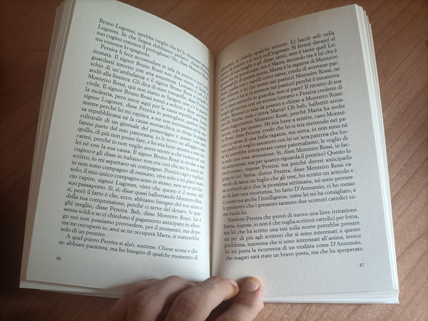 Sostiene Pereira | Antonio Tabucchi - Feltrinelli