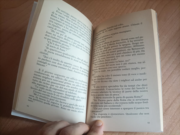 Storie di fantasmi | Manuel Vasquez Montalban - Feltrinelli