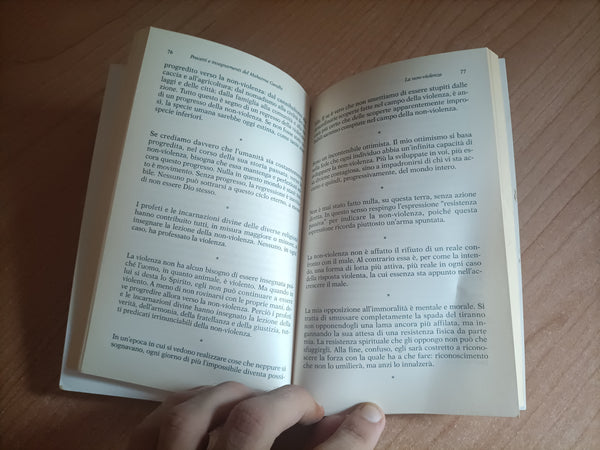 Precetti e insegnamenti del Mahatma Gandhi | Henri Stern, a cura di - Mondadori