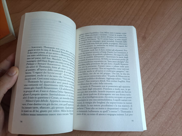 Lo sconosciuto delle poste | Florence Aubenas - Feltrinelli