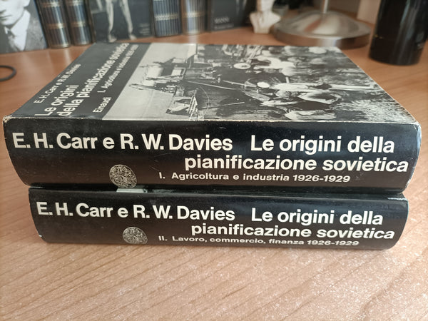 Le origini della pianificazione sovietica 1926-1929. 2 Voll. | Carr; Davies - Einaudi