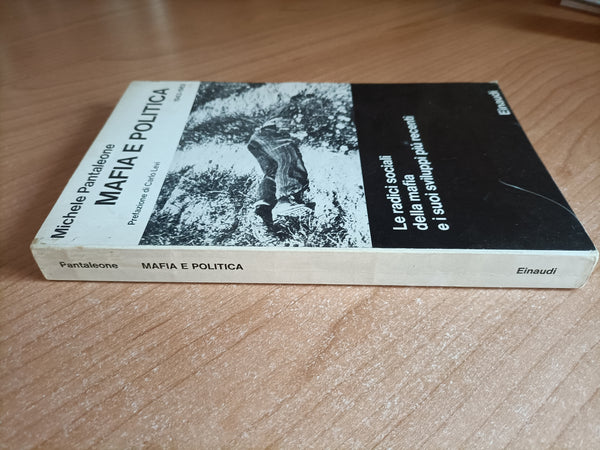 Mafia e politica 1943-1962 | Michele Pantaleone - Einaudi