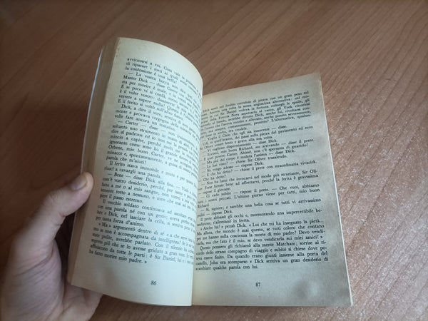 La freccia nera | Robert Louis Stevenson - Mondadori