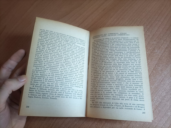 Storia Universale 11 Il basso medioevo | Jacques Le Goff - Feltrinelli