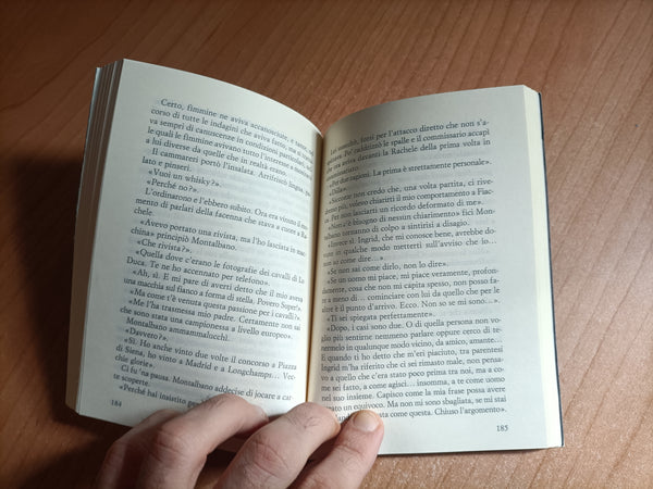 La pista di sabbia | Andrea Camilleri - Sellerio