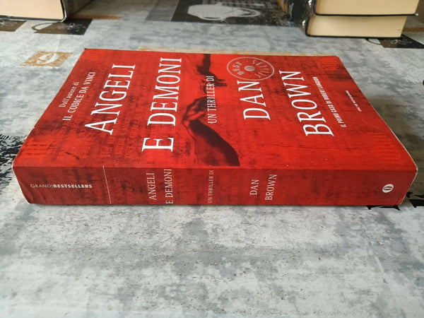 Angeli e demoni | Dan Brown - Mondadori