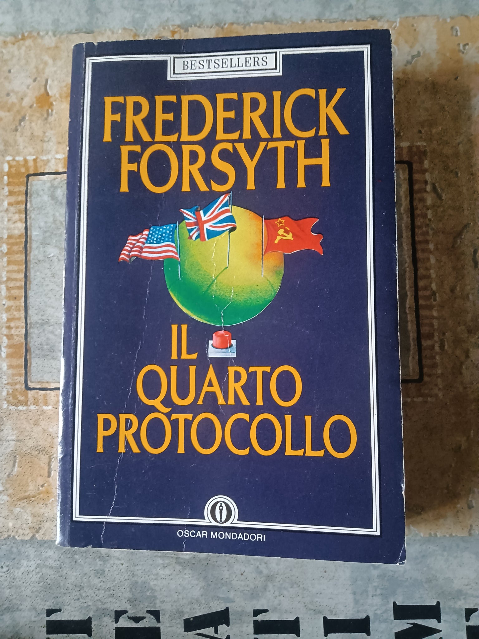 Il quarto protocollo | Frederick Forsyth - Mondadori