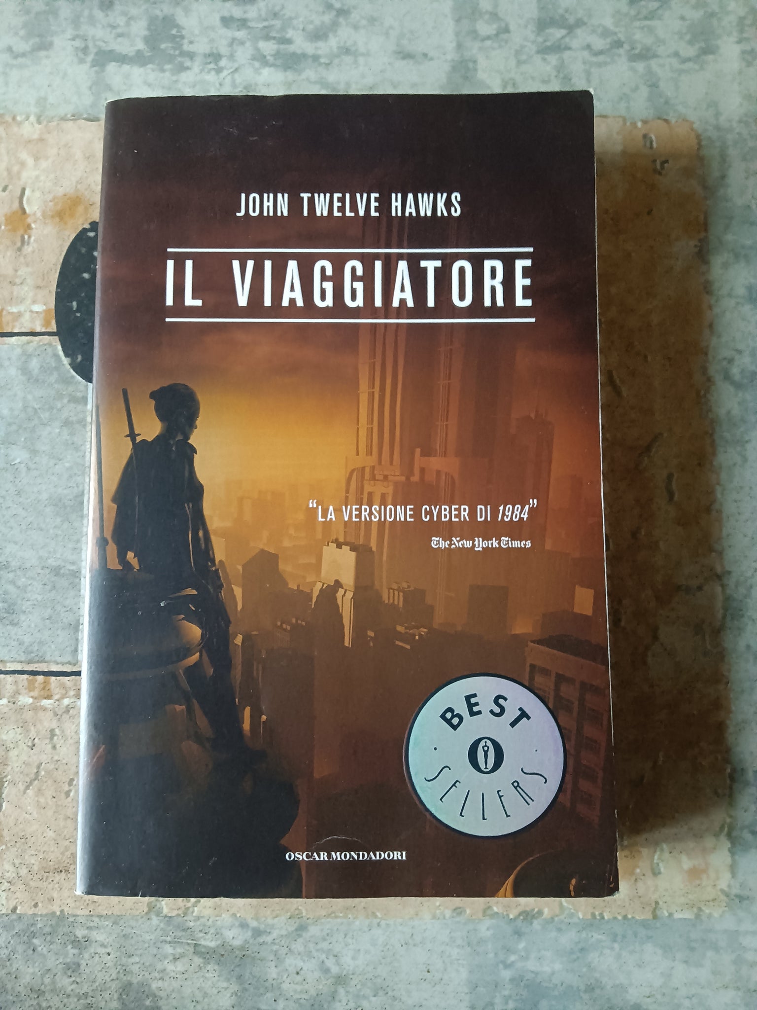 Il Viaggiatore | Hawks John Twelve - Mondadori