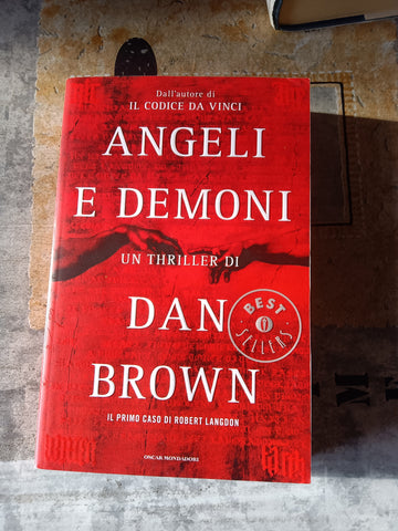 Angeli e demoni | Dan Brown - Mondadori