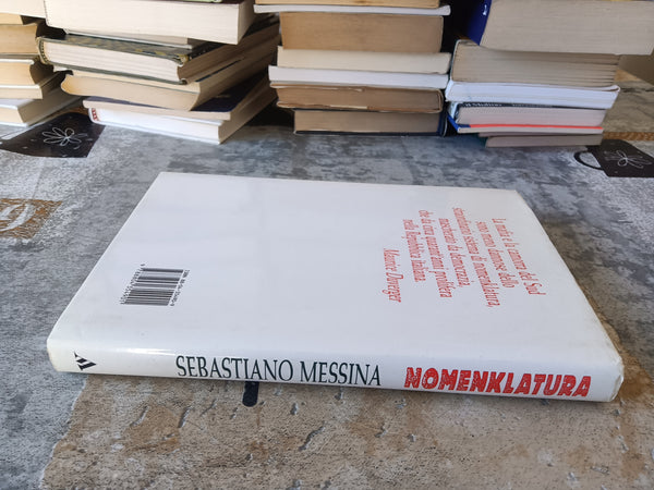 Nomenklatura. Come sopravvive in Italia la specie politica più antica del mondo | Sebastiano Messina - Mondadori