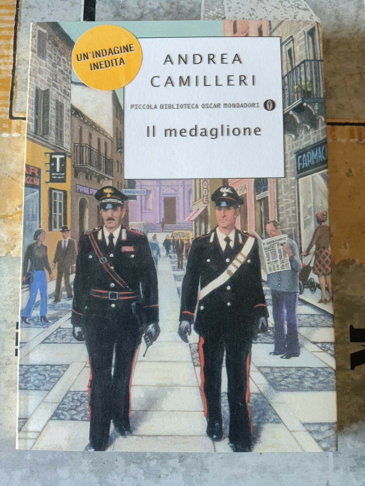 IL MEDAGLIONE | CAMILLERI - Mondadori