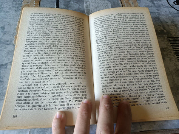 Régis debray. Difesa e bilancio di una nuova teoria della rivoluzione | Roque Dalton - Feltrinelli