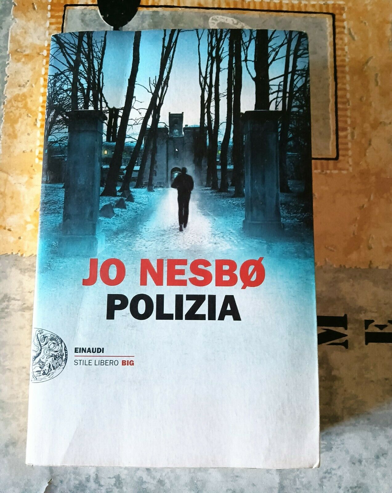 POLIZIA | JO NESBO - Einaudi